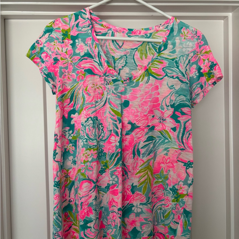 Lilly Pulitzer Etta V-Neck Top - size SMALL